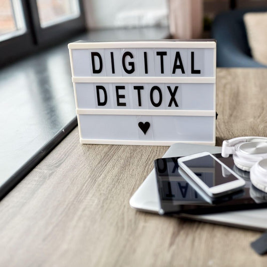 Los beneficios de sacar el móvil del dormitorio: El fin del insomnio y las alarmas ruidosas